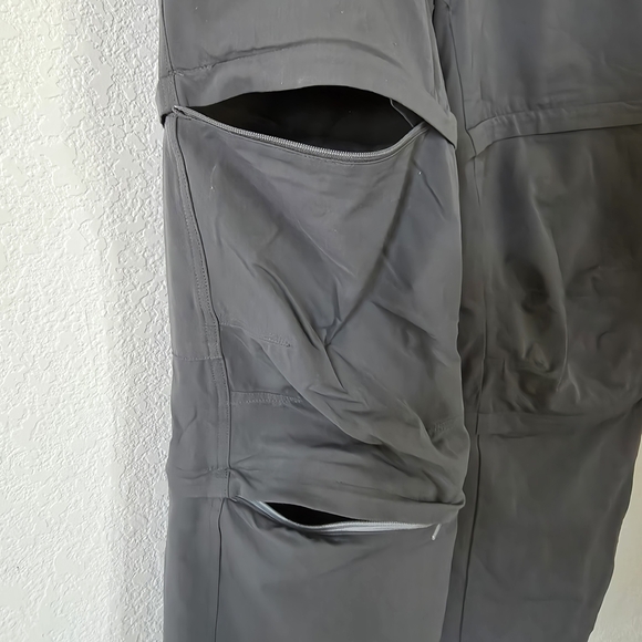 REI Gray Cargo Convertible Pants Durable Straight Leg Size 4P - Picture 4 of 12